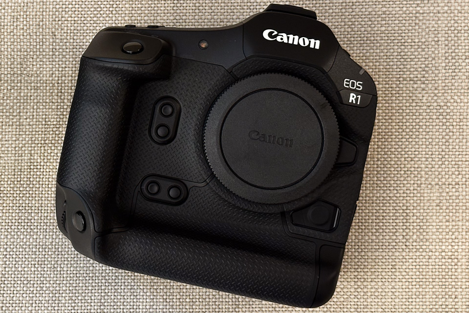 Canon EOS R1