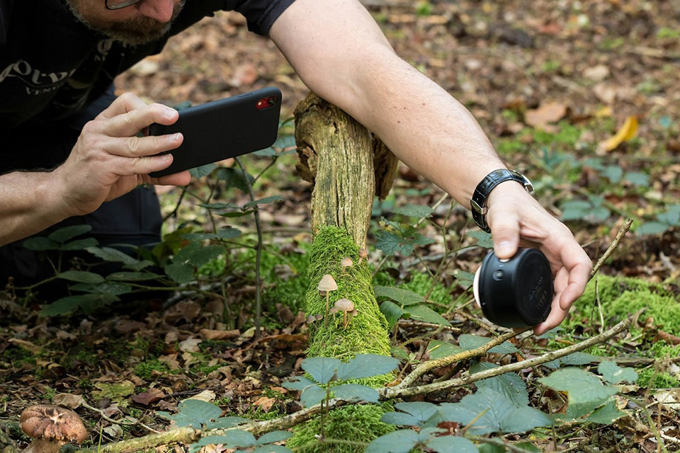 De Profoto C1plus  flitser is speciaal voor smartphone fotografie bedoeld. Het geeft de mogelijkheid om de kwaliteit van het licht te verbeteren.